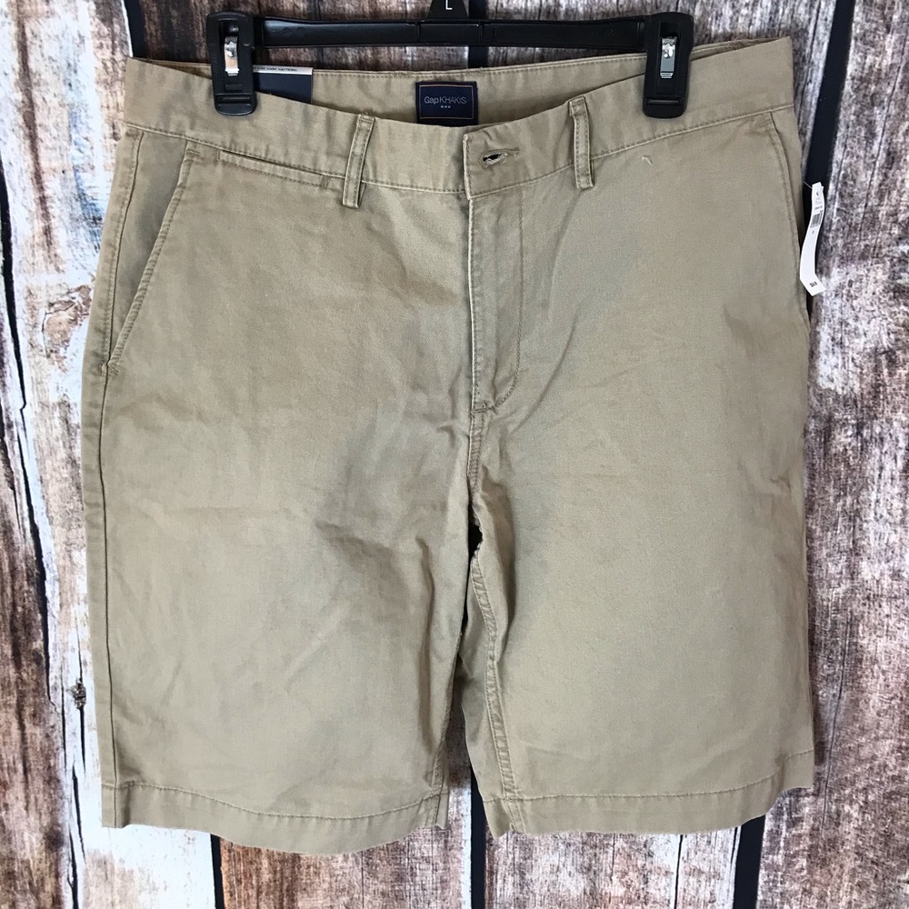 Gap khaki Shorts 33
